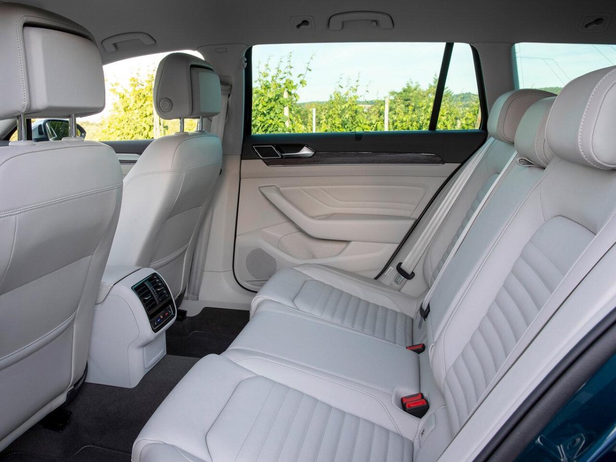 Volkswagen Passat b8 универсал салон