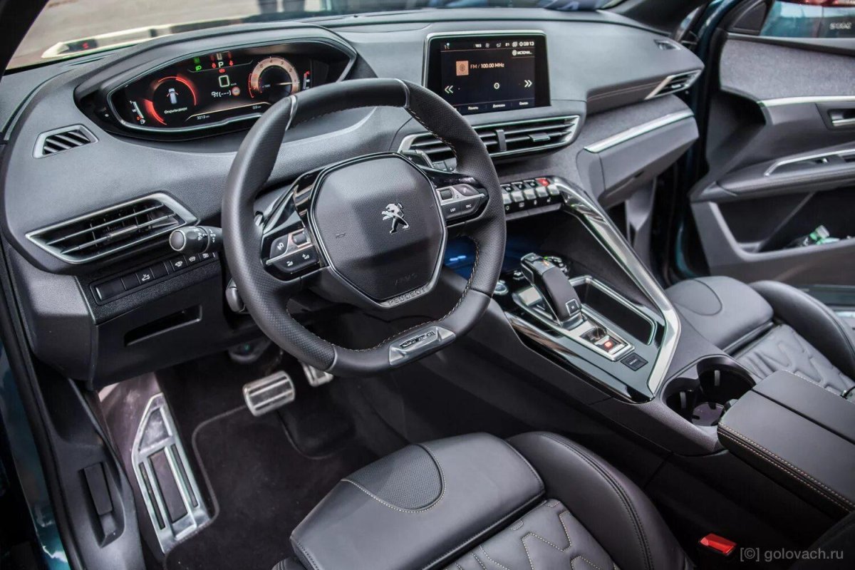 Новый Peugeot 5008 салон