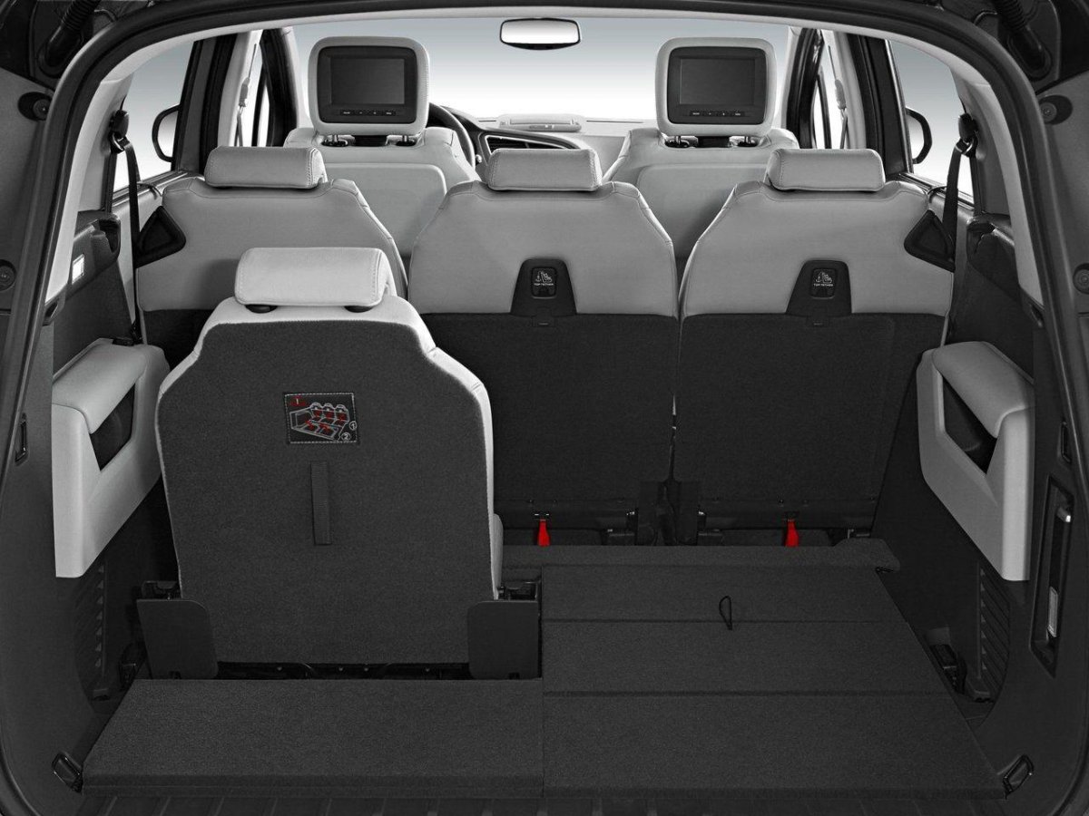 Пежо минивэн 5008