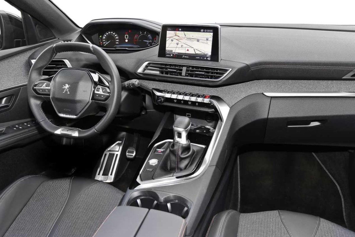Peugeot 5008 интерьер