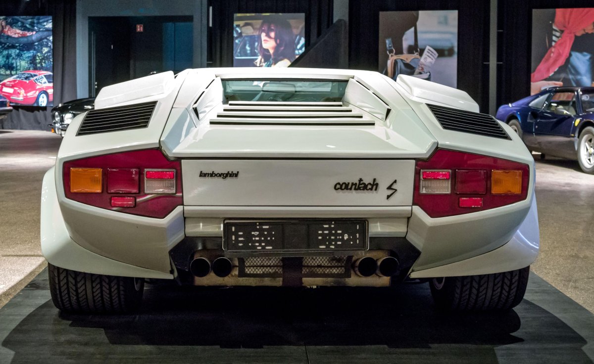 Lamborghini Countach lp400 s