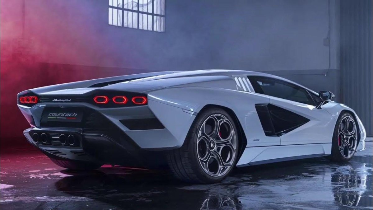 Lamborghini Countach 2022