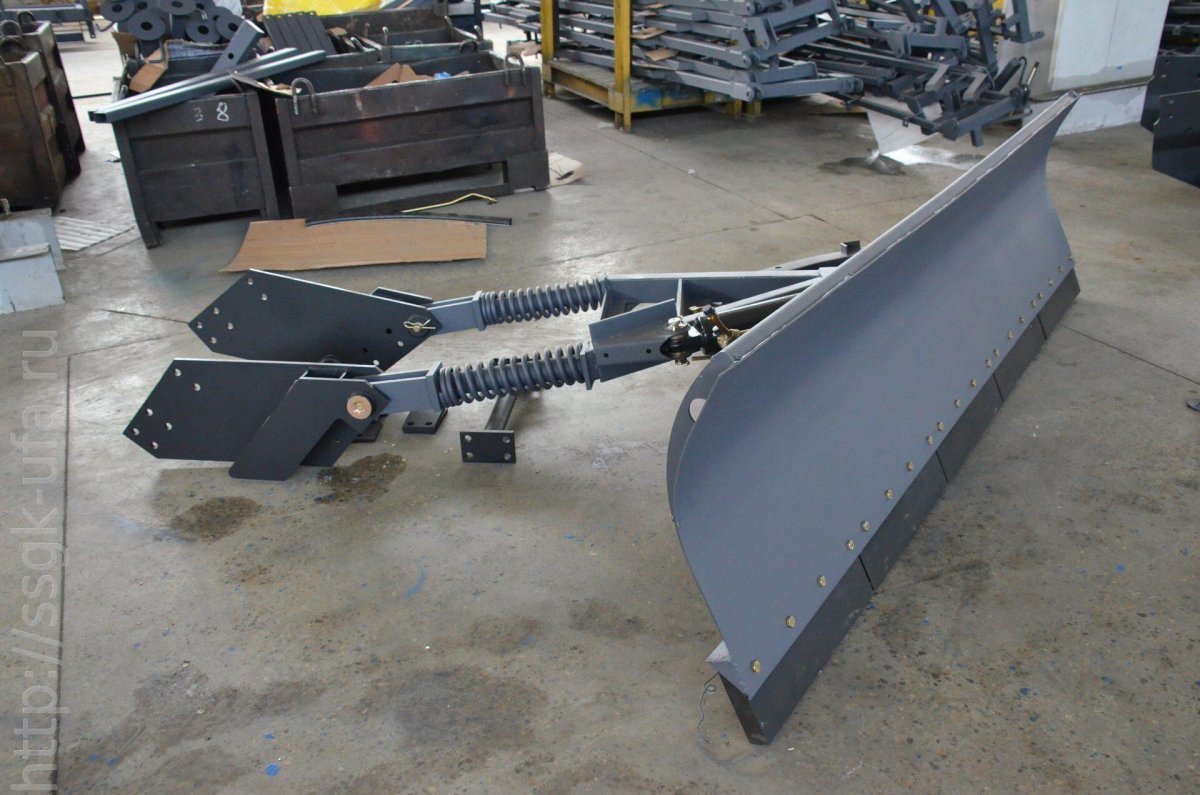 Отвал коммунальный ко-4 гидроповоротный Сальсксельмаш