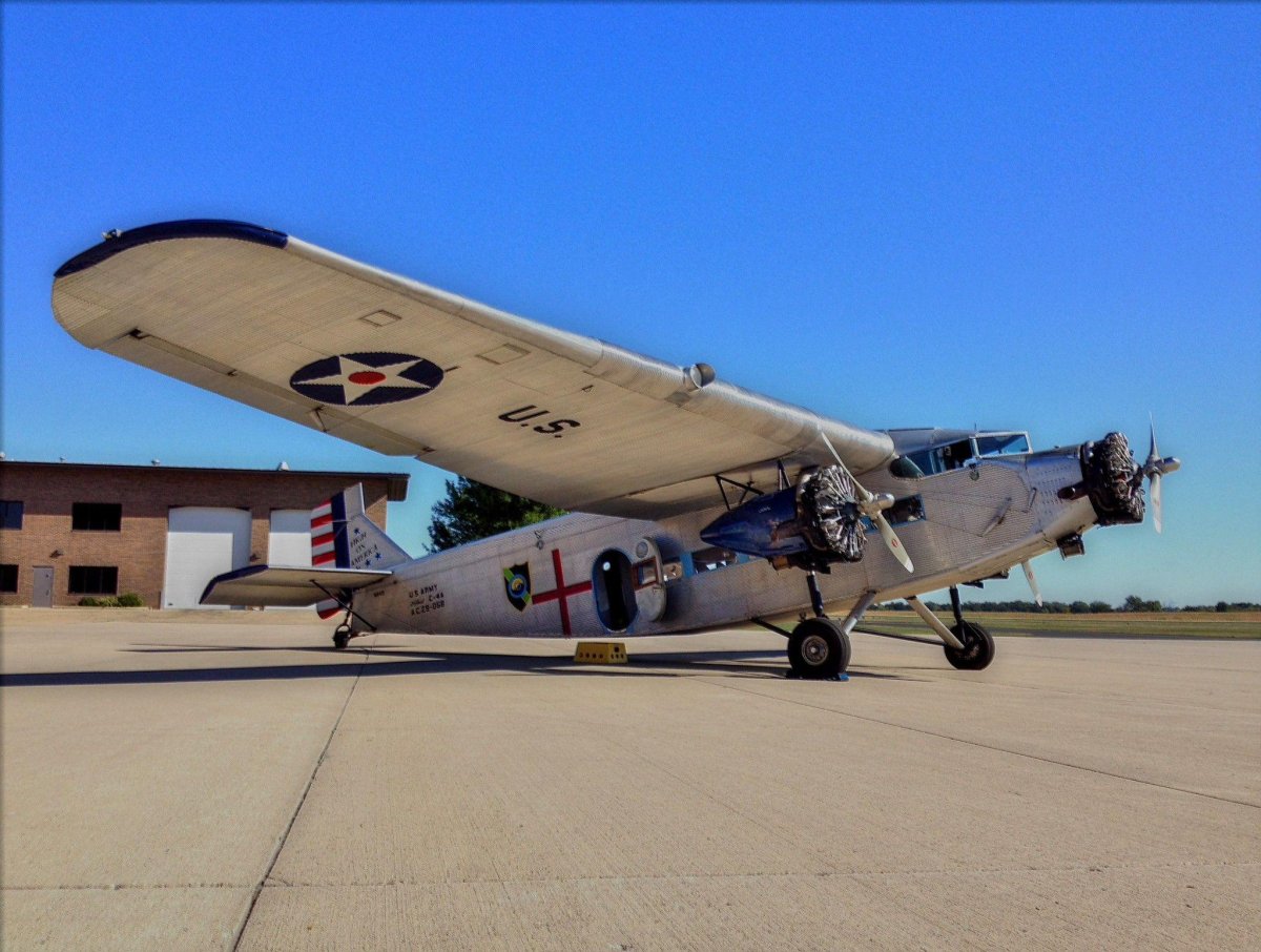 Ford 5-at-b Trimotor