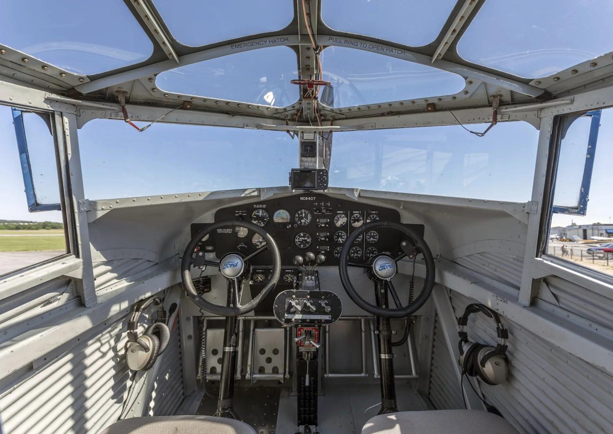 Ford Trimotor 4-at