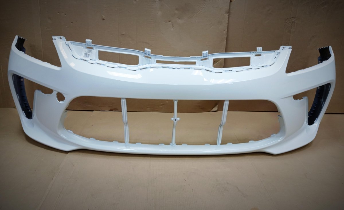 Бампер передний Kia Rio с 2009-2015 белый pgu