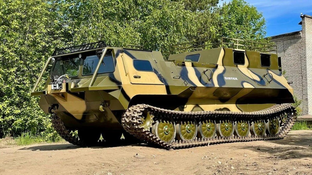 Гусеничный вездеход МТЛБ