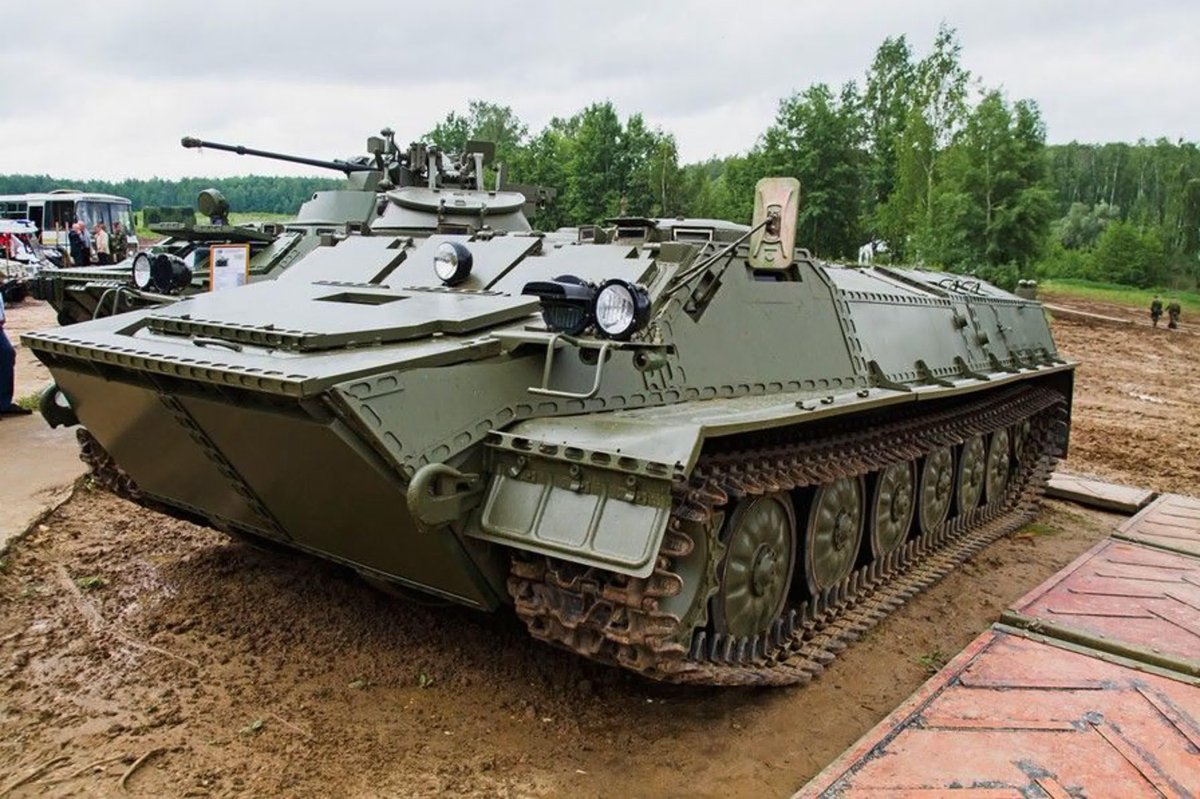 Военный тягач МТ - ЛБ.