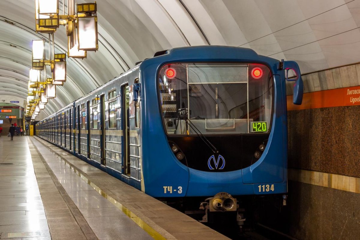 Номерной вагон 81-717 Петербург