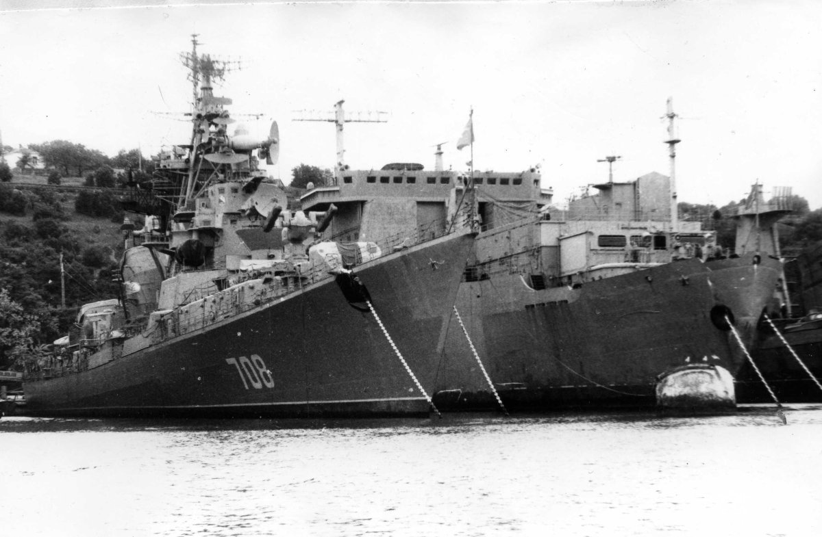 Корабль Диксон Севастополь