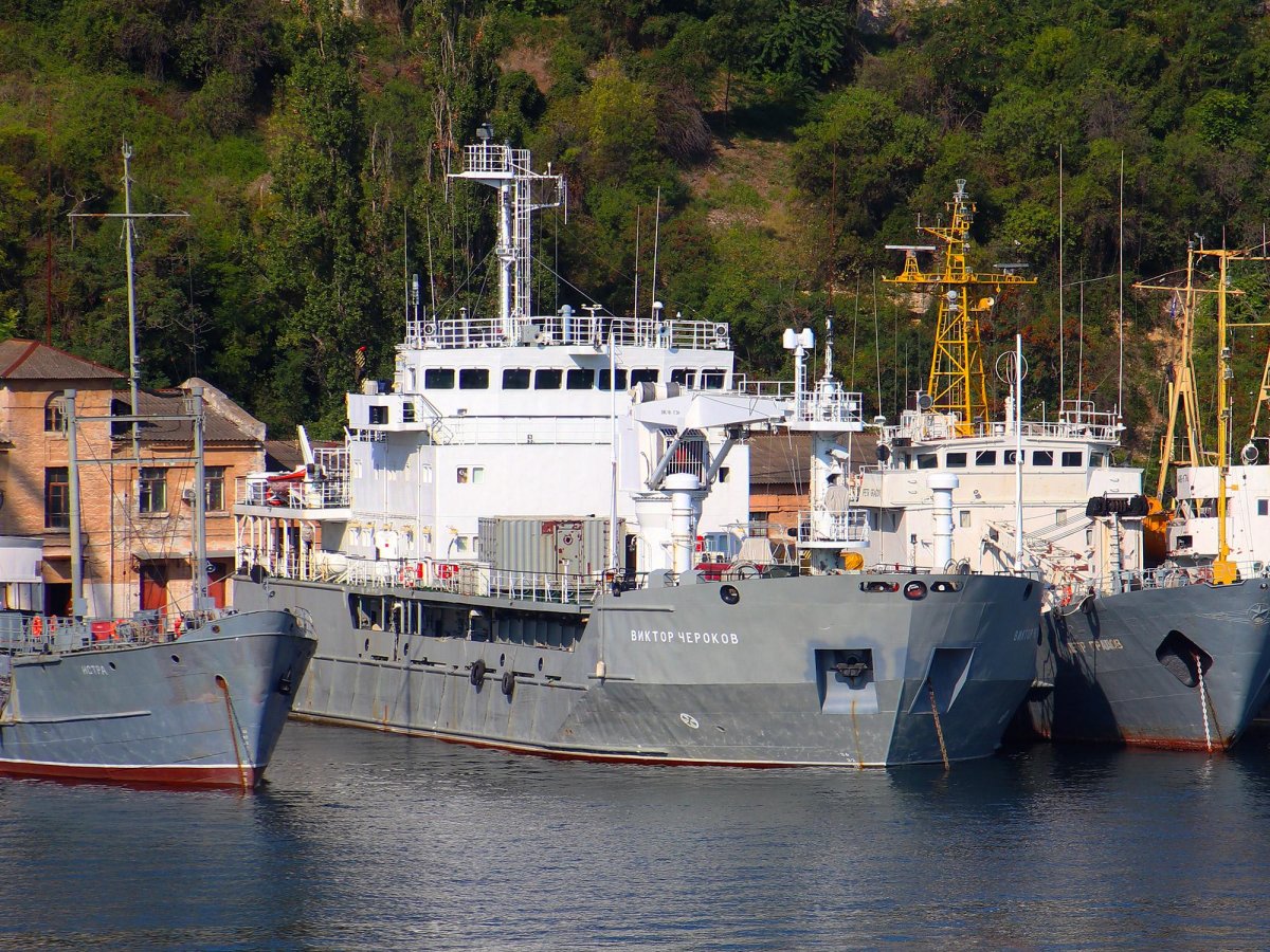 Рейдовый водолазный катер РВК-1447