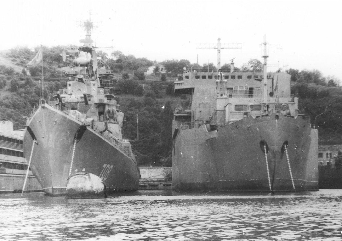 Корабль Диксон Севастополь