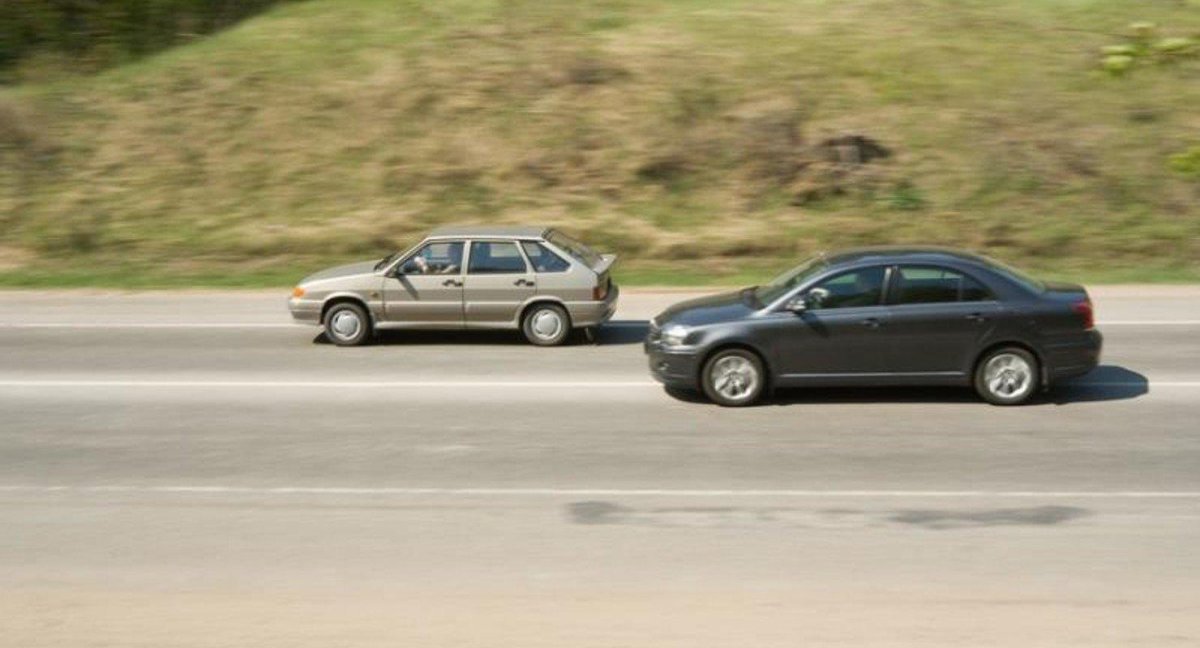 Обгон автомобиля