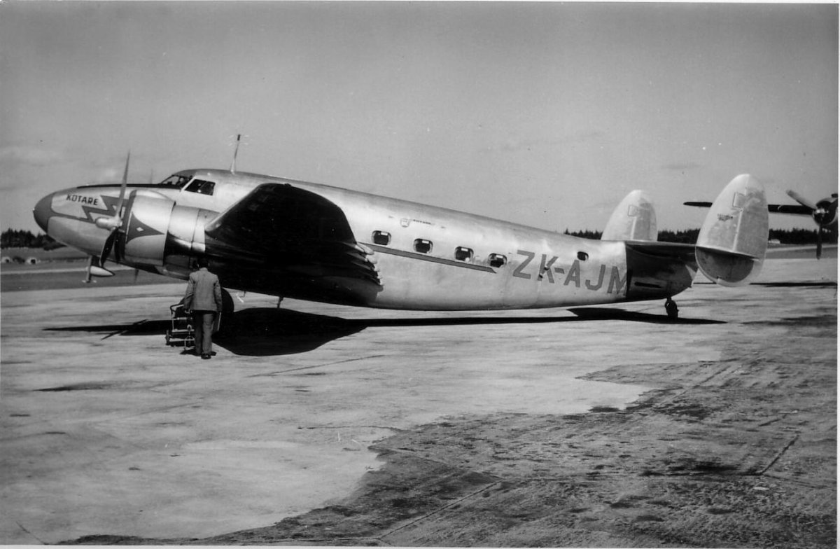 Lockheed 18 lodestar