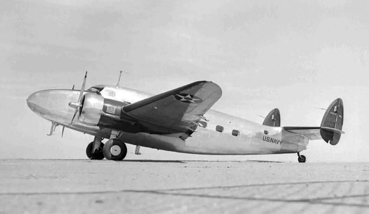 Lockheed 18 lodestar