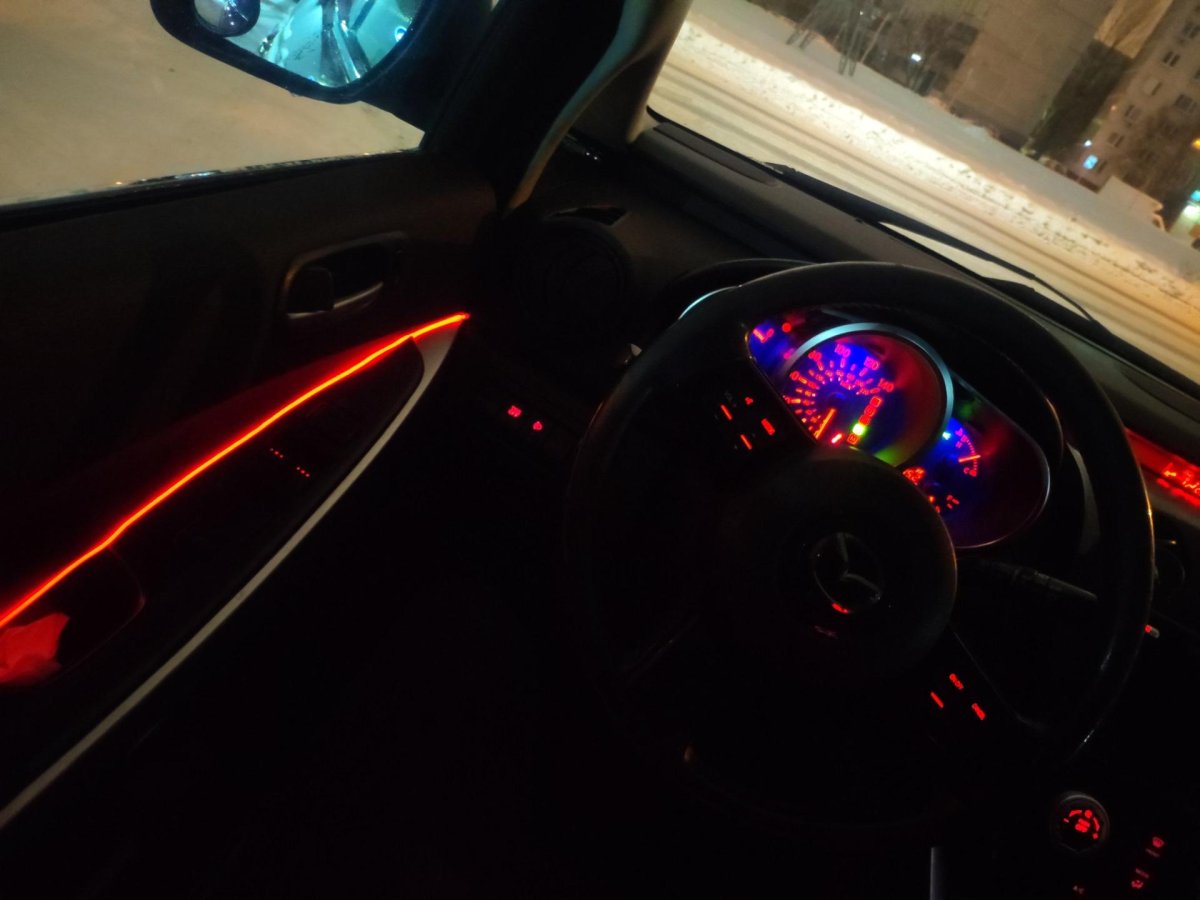 Светящаяся лента салона Мазда СХ 7