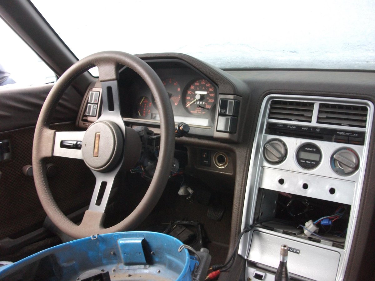 Mazda RX-3 1974 салон