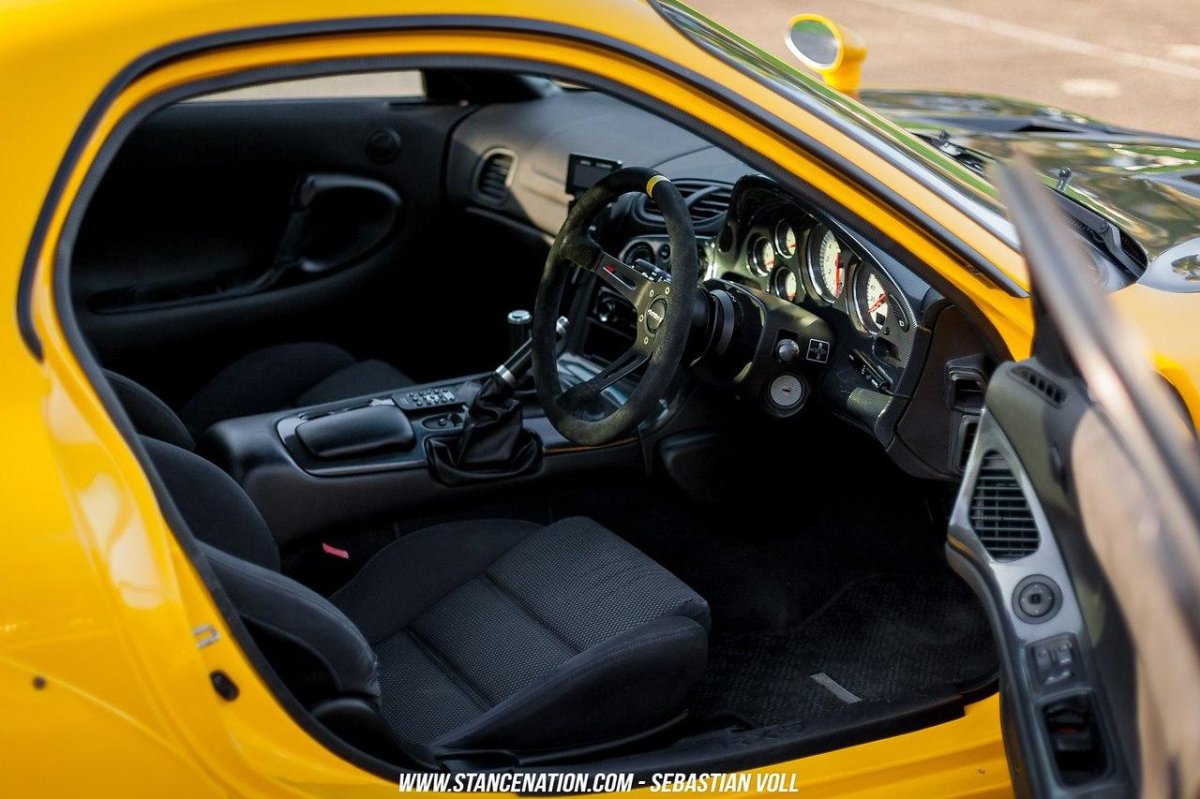 Мазда RX 7 салон