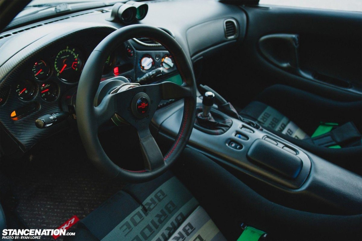 Mazda RX 7 левый руль