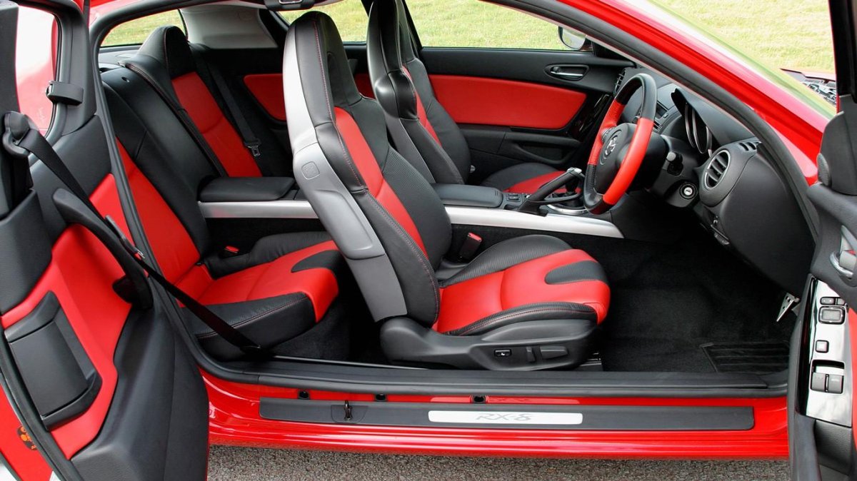 Мазда рх8 салон