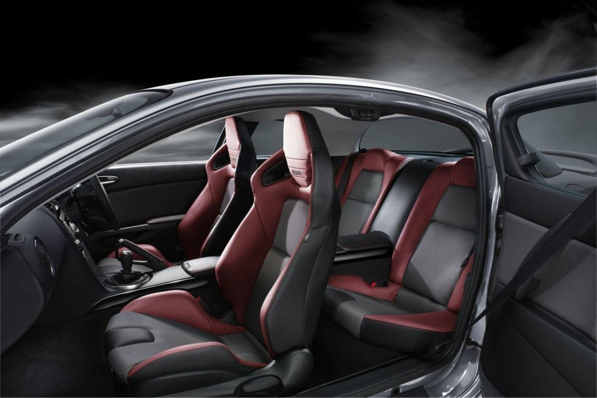 Мазда рх8 салон