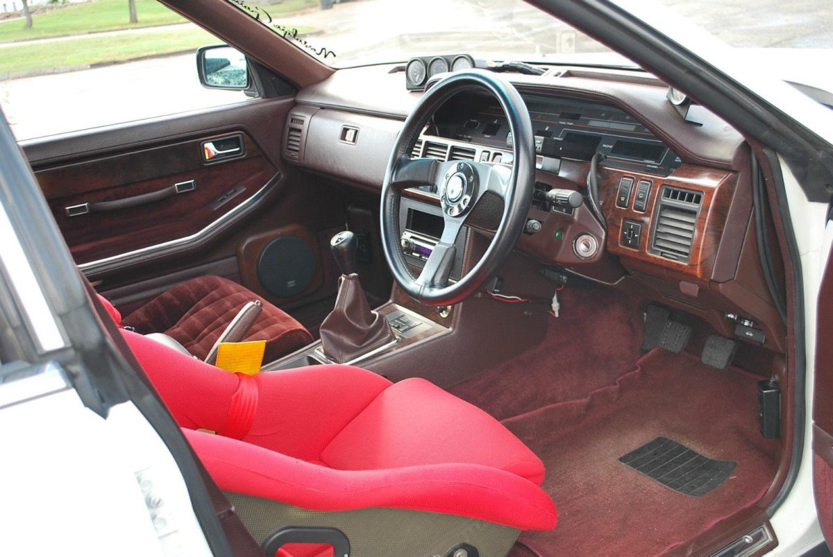 Mazda Luce 1988 салон