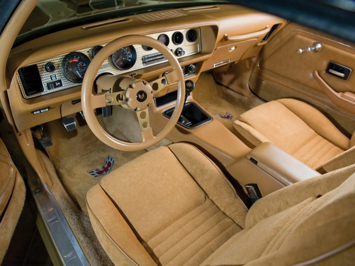 Pontiac Firebird Trans am 1982 салон