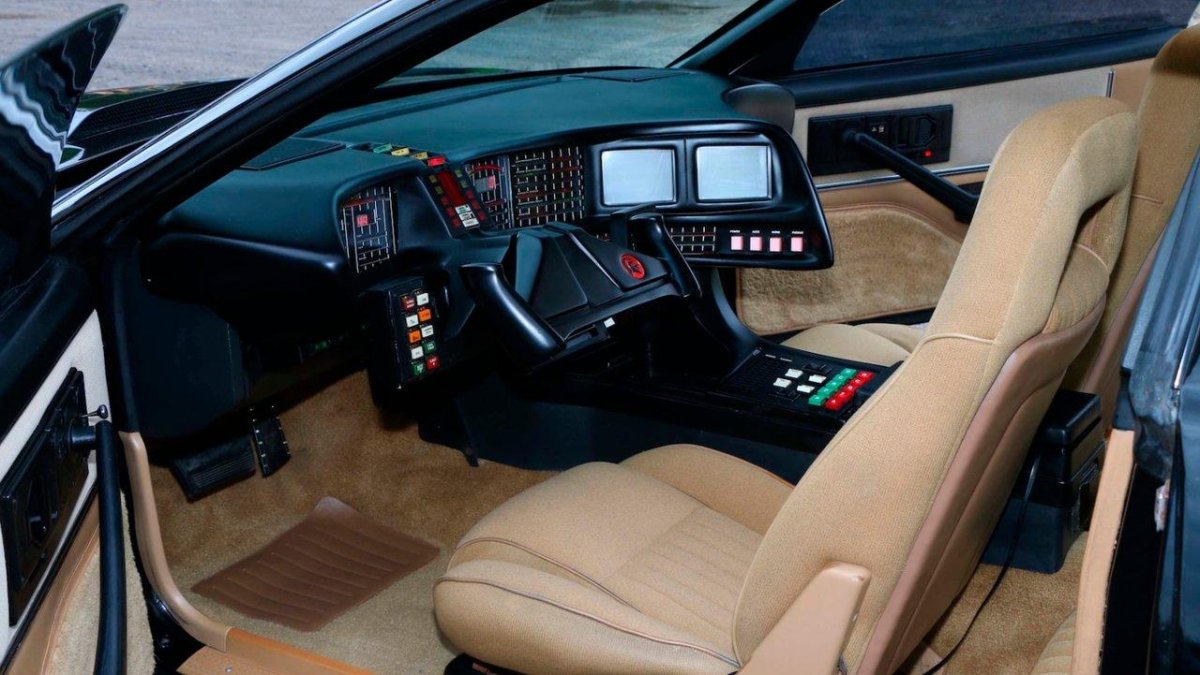 Pontiac Firebird 1982 салон