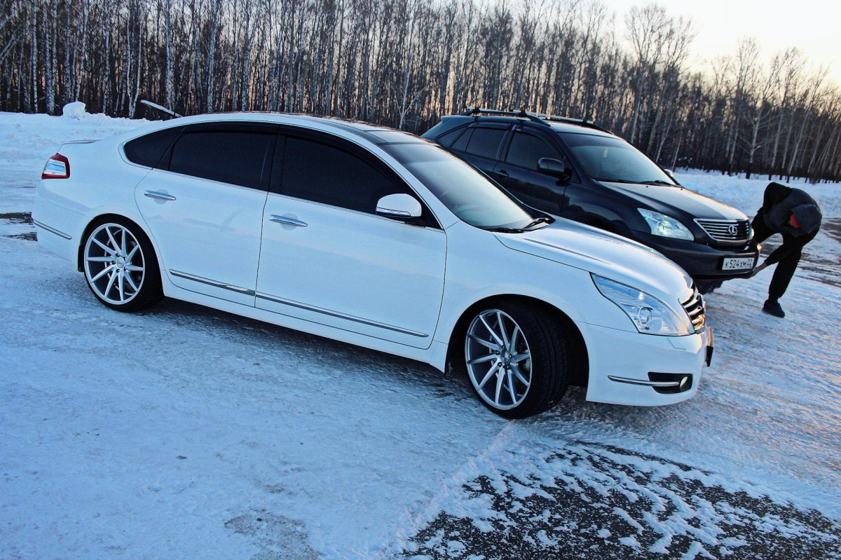 Nissan Almera g15 на 17 дисках