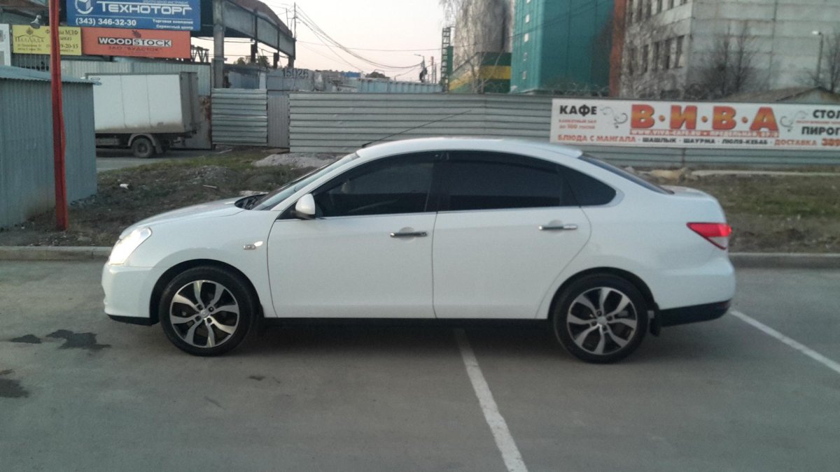 Nissan Almera g15 r17