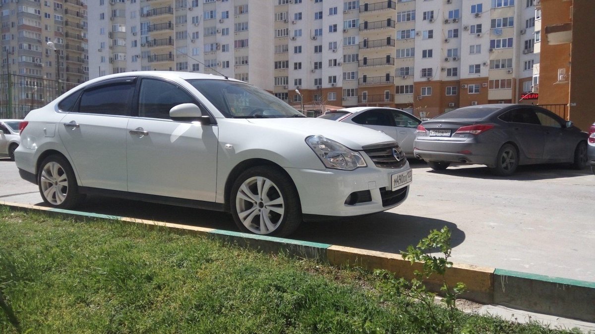 Ниссан Альмера на 18 колесах