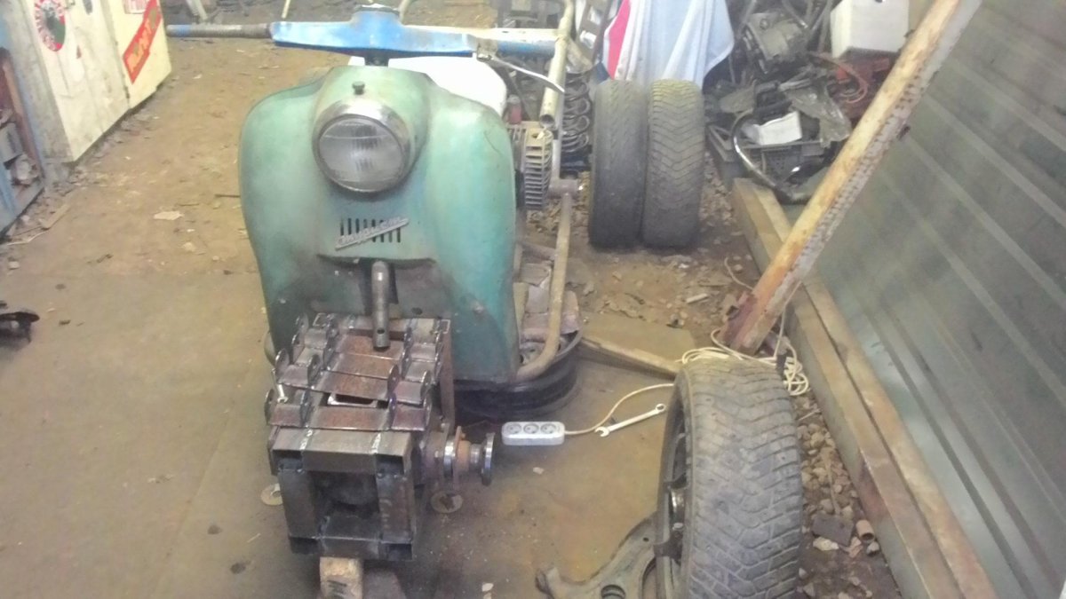 Муравей мотороллер 4х колесный