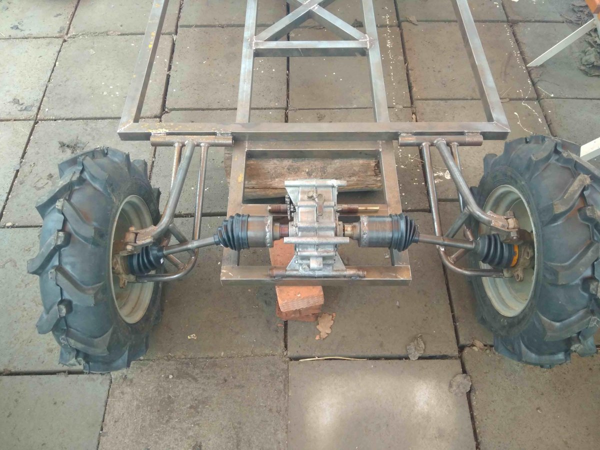 Задний мост мотороллера муравей