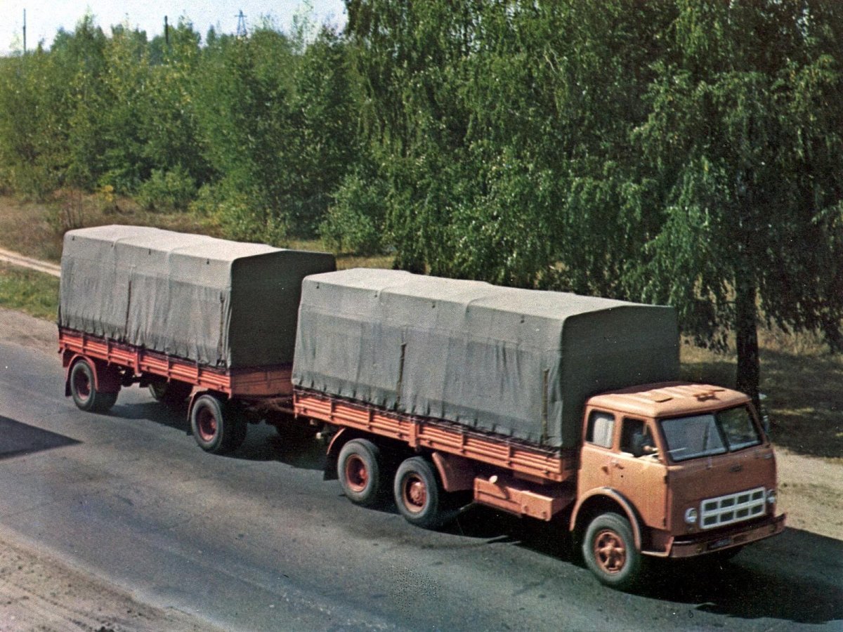 МАЗ 516 тягач