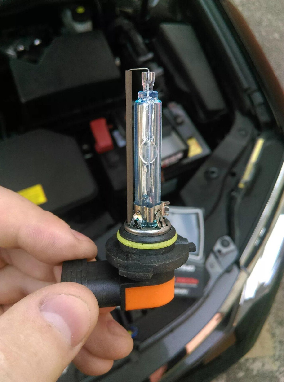 Лампа ксенон .Дальний Камри 55