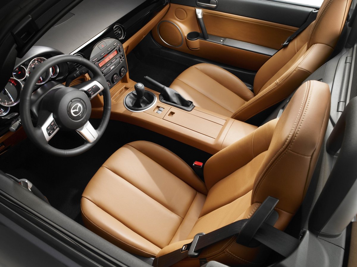Mazda MX-5 салон