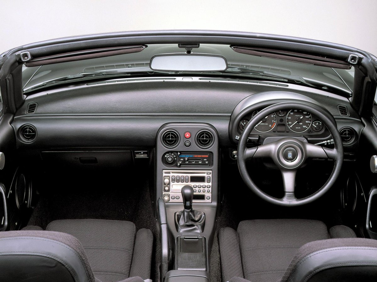 Mazda MX-5 Miata салон