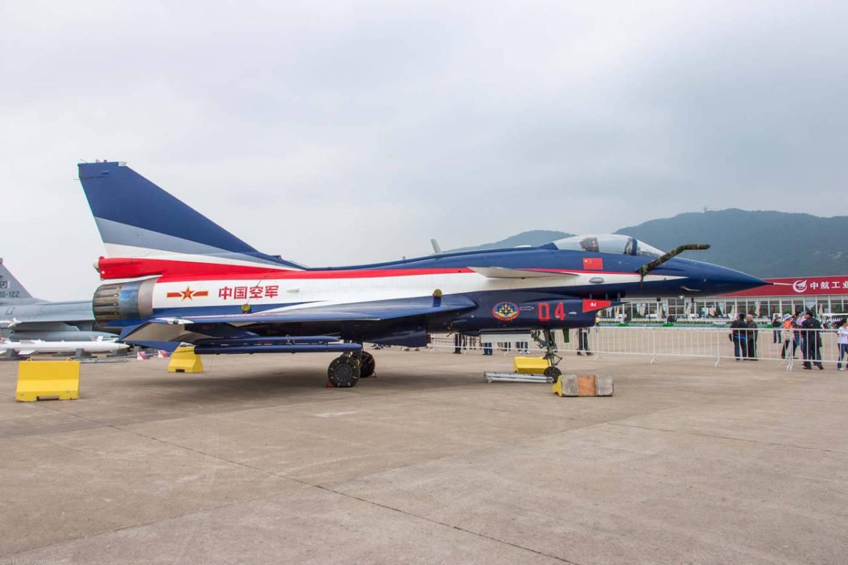 Китайский истребител Chengdu j-10 «стремительный дракон».