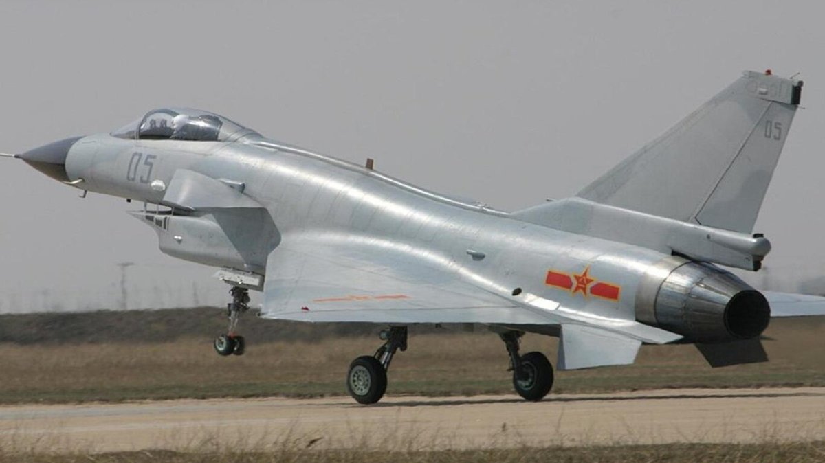 J-10 истребитель