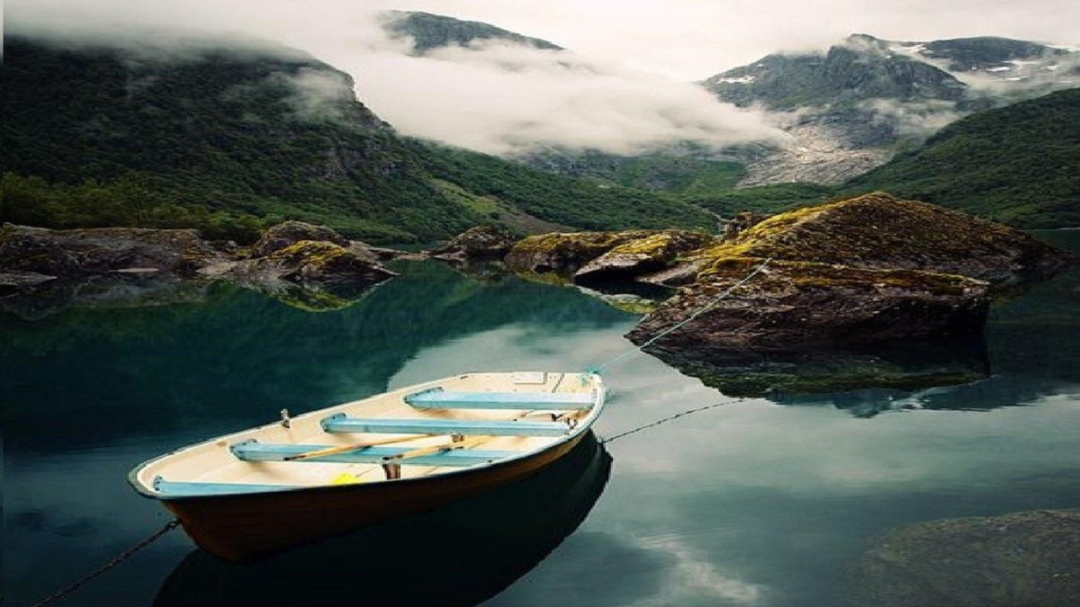 Лодка на воде