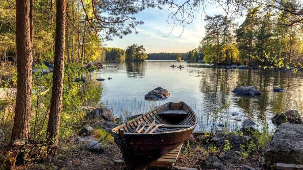 Лодка на реке