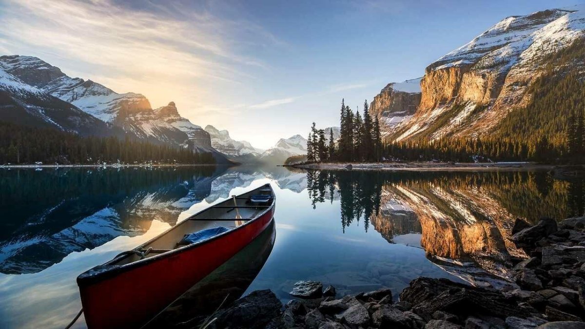 Озеро Морейн в Канаде