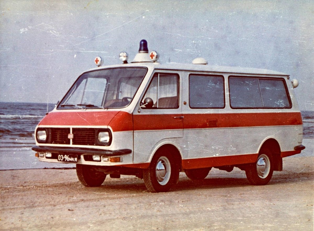 РАФ-2203 микроавтобус скорая