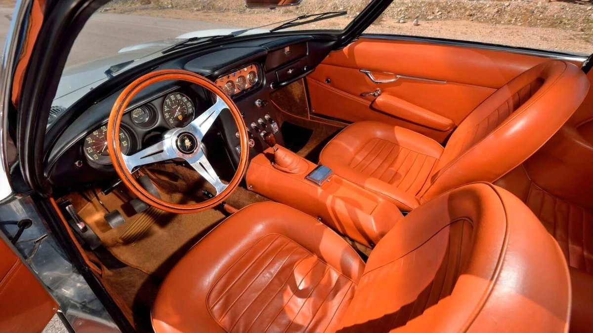 Lamborghini 400 gt 2+2