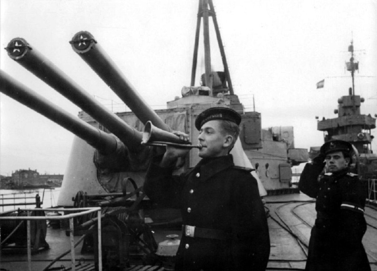 Крейсер «Максим Горький». 1941