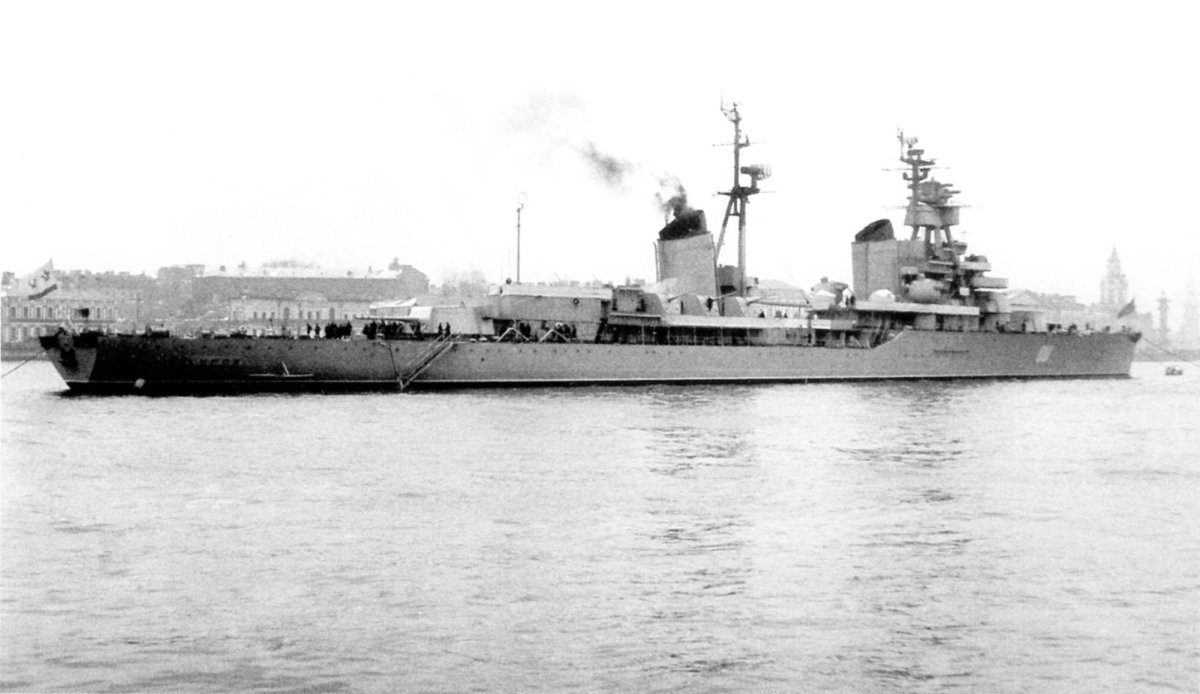 Краснознамённый крейсер «Максим Горький»