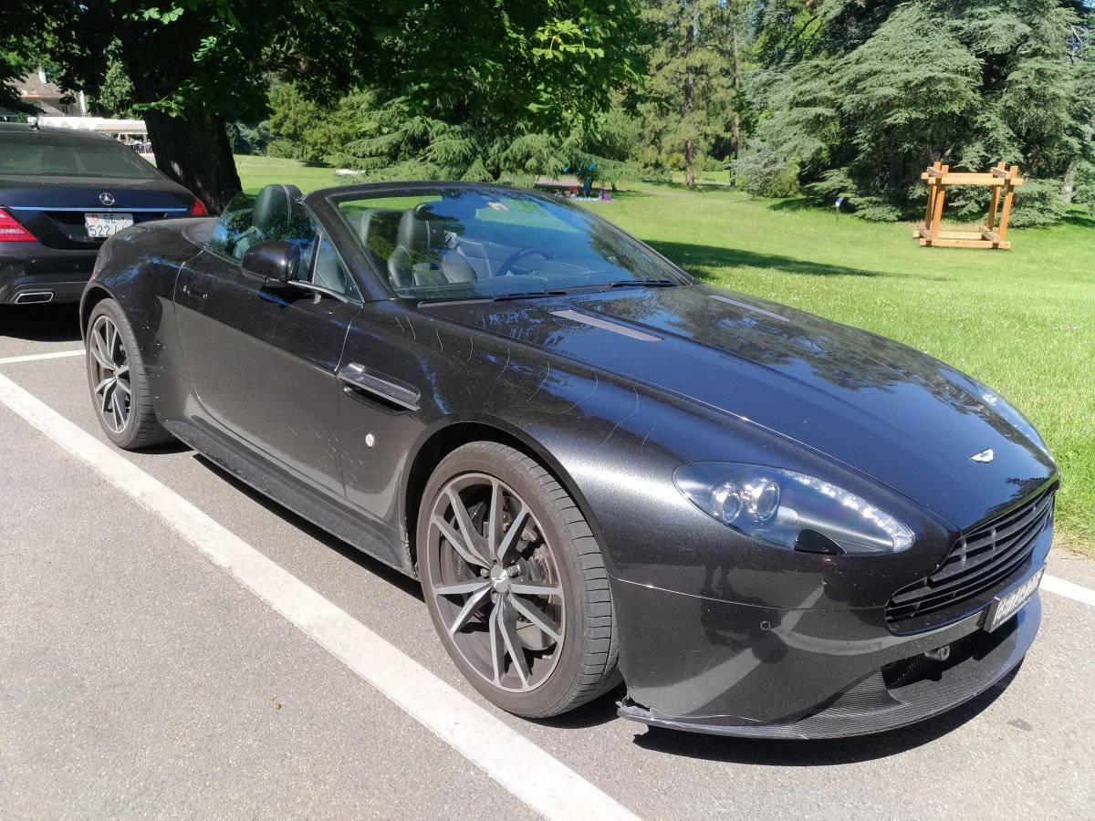 Aston Martin v8 Vantage volante