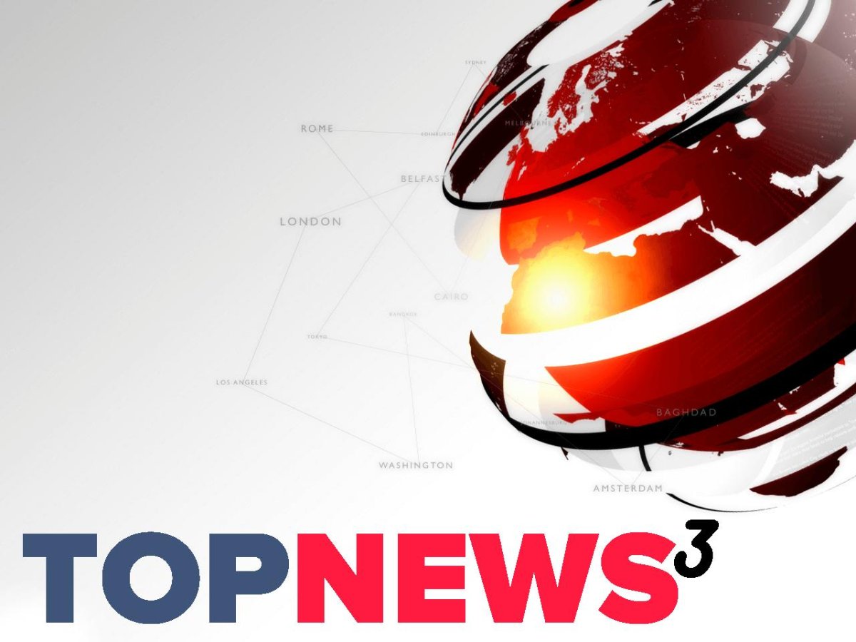 Машина вросла в дерево