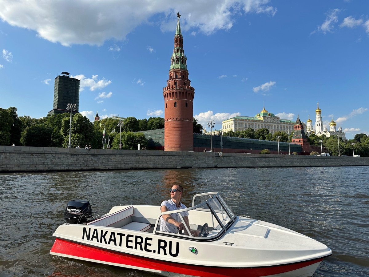 Лодка Москва 1
