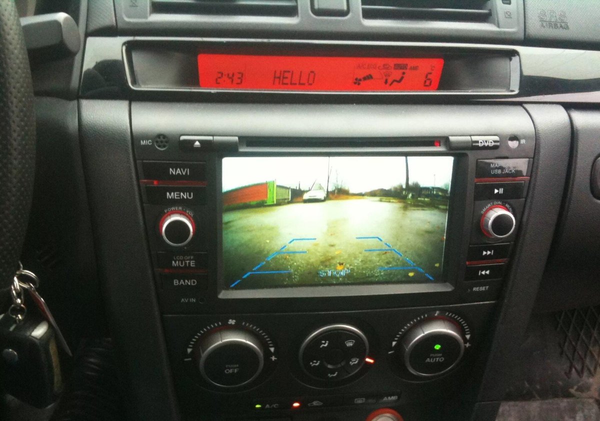 Штатная магнитола Мазда 3 2006 год